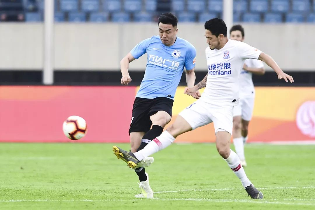 开云体育网页版入口-教练组织训练，严格要求球员注意细节